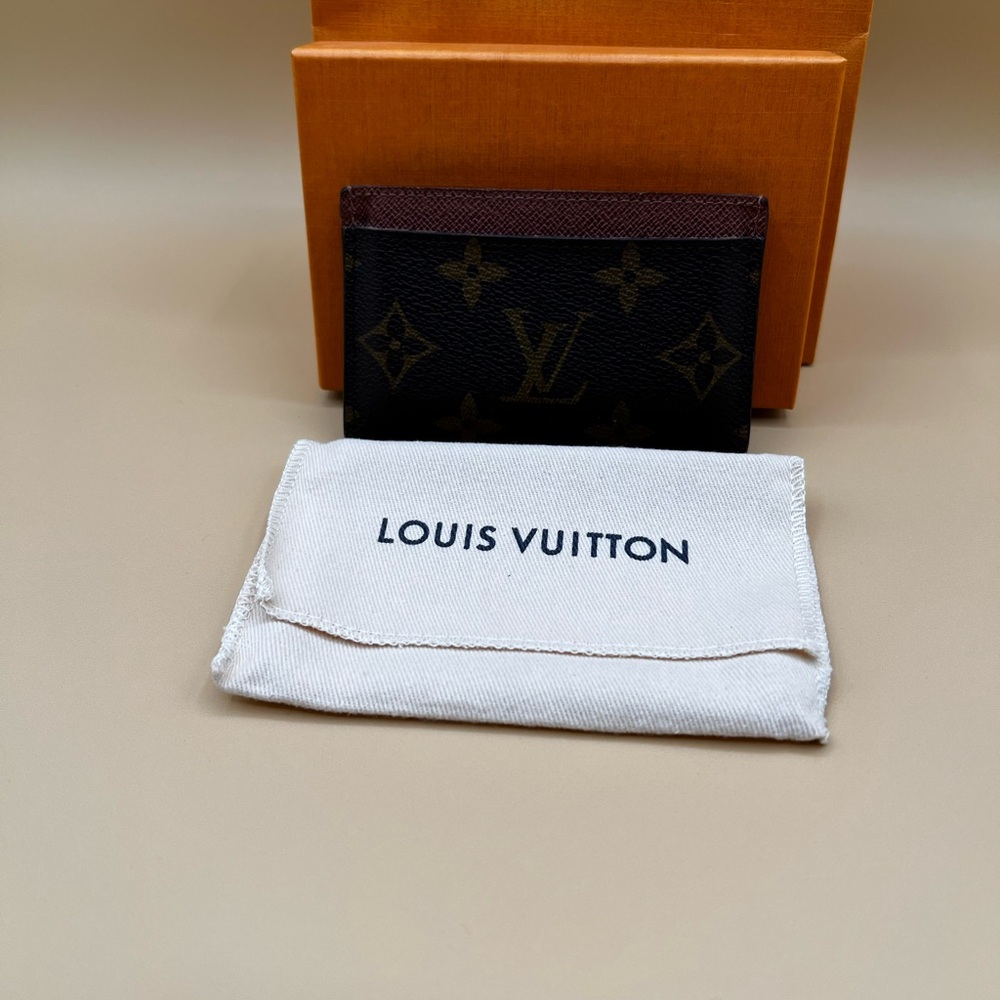 Authentic Louis Vuitton Monogram Card Holder - Picture 2 of 3